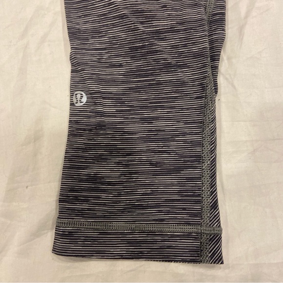 Lululemon Capris size 6 - Picture 2 of 5